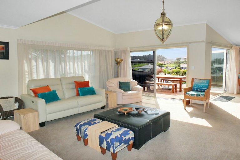 Photo of property in 50a Signal Street, Foxton Beach, Foxton, 4815