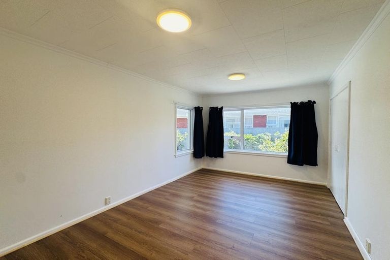 Photo of property in 10 Ambleside Drive, Burnside, Christchurch, 8053