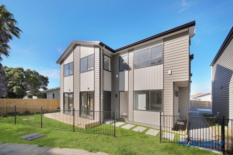 Photo of property in 3/32 Sunlands Drive, Manurewa, Auckland, 2102