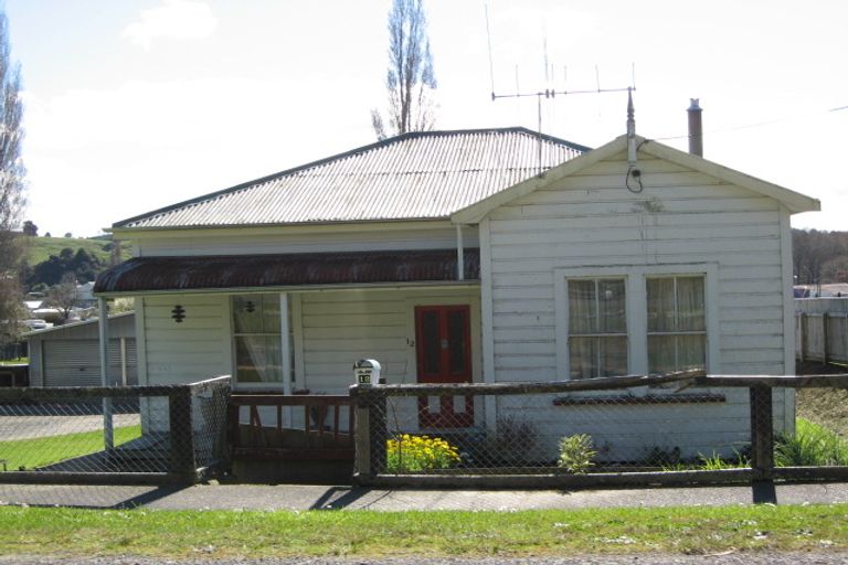 Photo of property in 12 Feltham Street, Hunterville, 4730