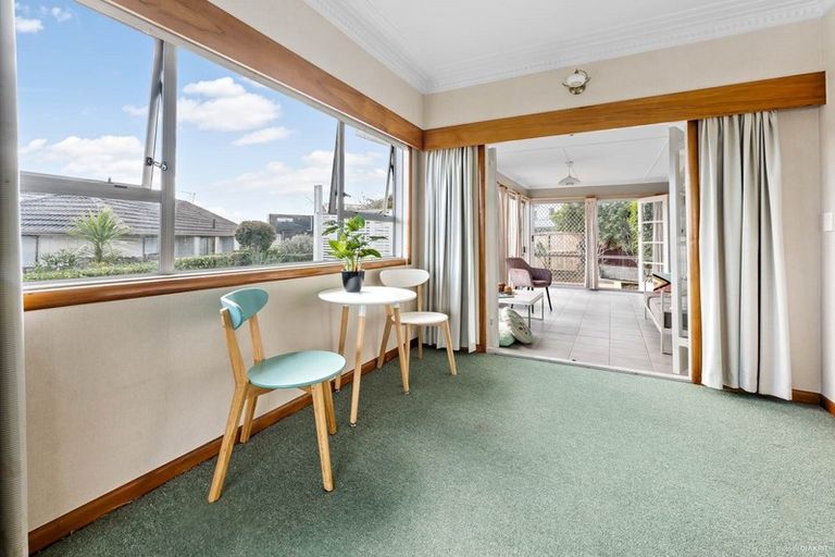 Photo of property in 30 Devon Road, Bucklands Beach, Auckland, 2012