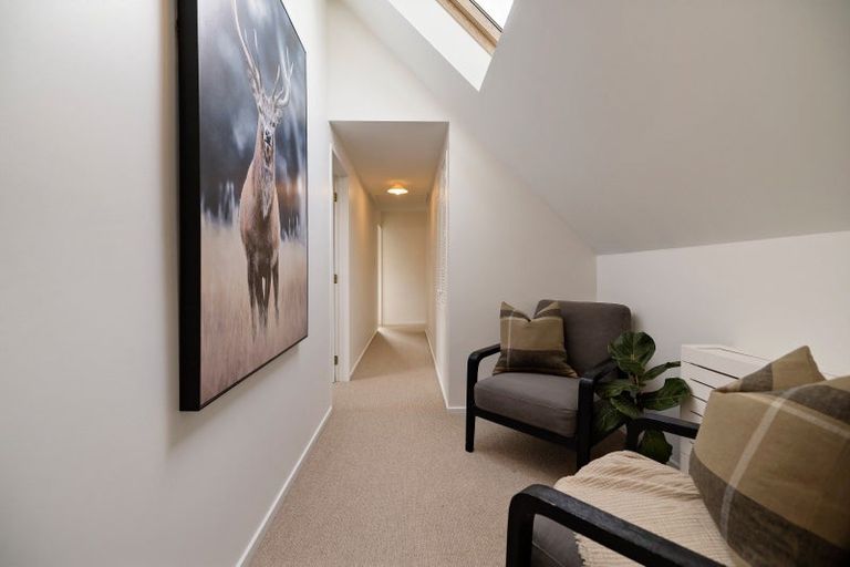 Photo of property in 14 Oregon Drive, Kelvin Heights, Queenstown, 9300