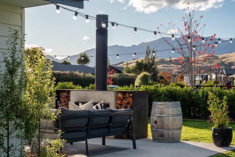 Photo of property in 37 Myles Way, Lower Shotover, Queenstown, 9304