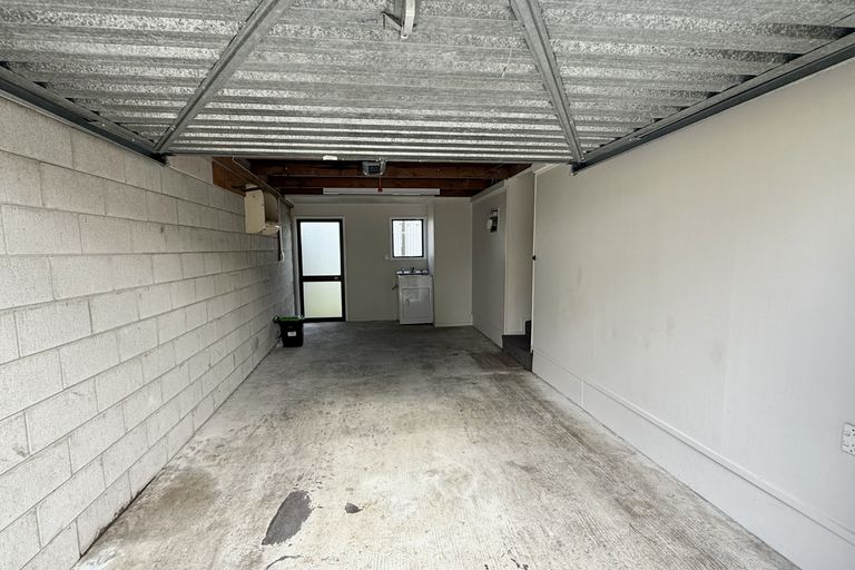 Photo of property in 1/18 Waiari Road, Conifer Grove, Takanini, 2112