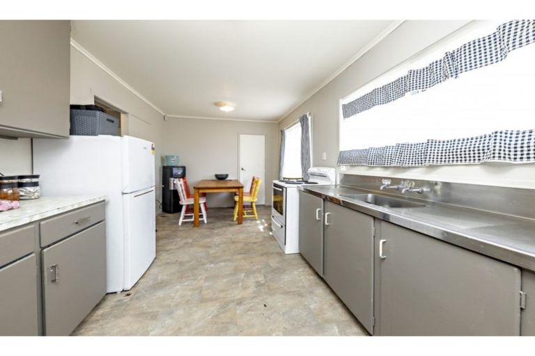 Photo of property in 8 Galilee Avenue, Red Hill, Papakura, 2110
