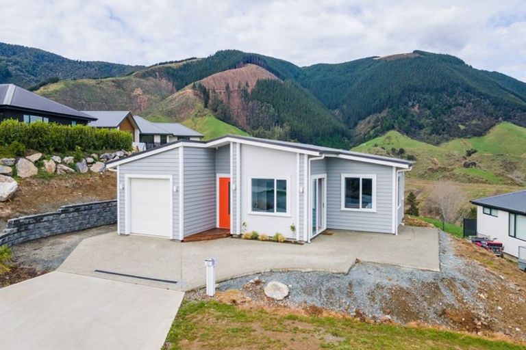 Photo of property in 23 Huntaway Close, Stoke, Nelson, 7011