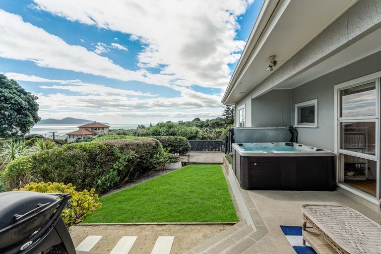 Photo of property in 16 Paneta Street, Paekakariki, 5034