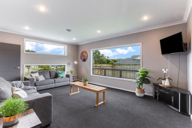 Photo of property in 68 Aotea Drive, Aotea, Porirua, 5024