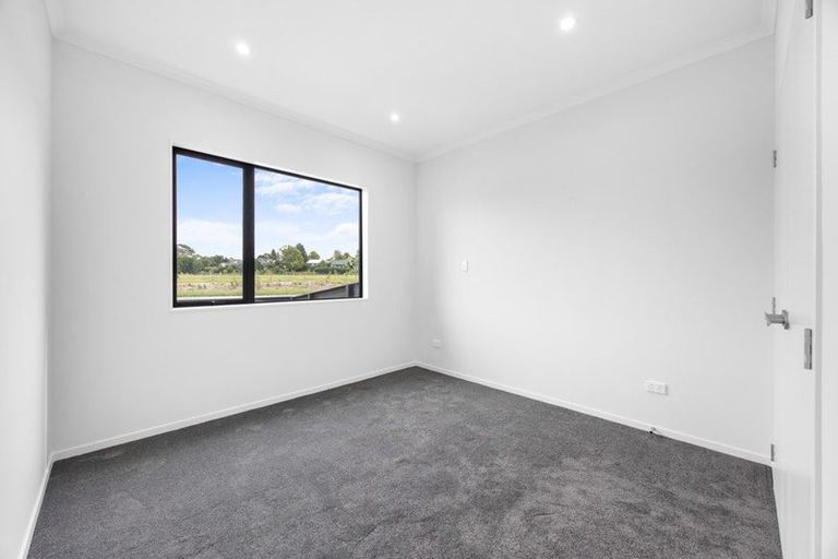 Photo of property in 115 Otuwairoa Esplanade, Opaheke, 2113