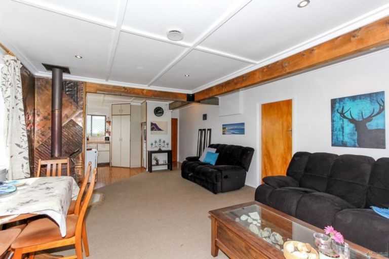 Photo of property in 15 Tuahu Place, Waitara, 4320