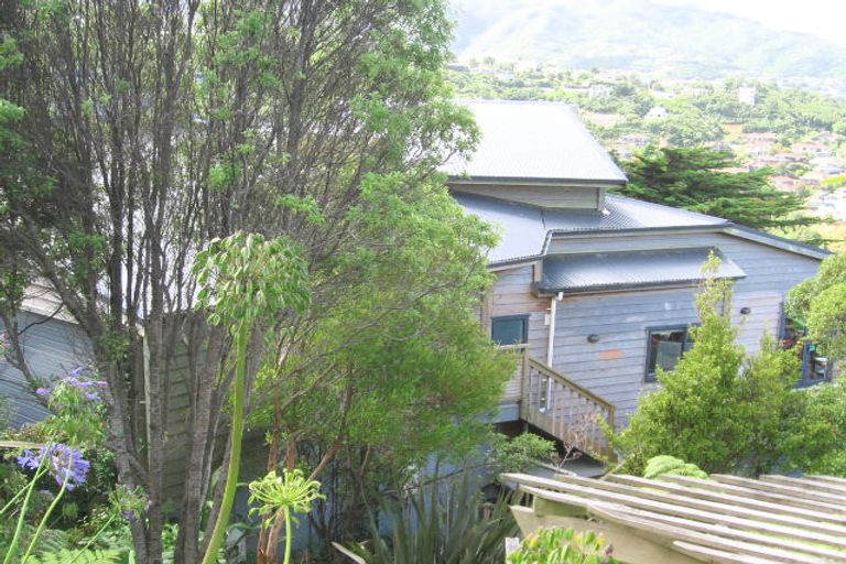 Photo of property in 6a Cavalry Close, Crofton Downs, Wellington, 6035