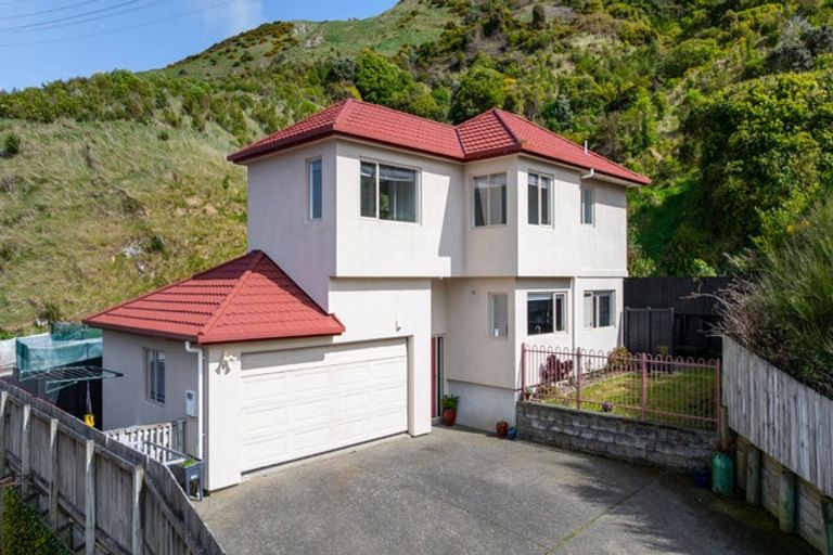Photo of property in 50 Erlestoke Crescent, Churton Park, Wellington, 6037