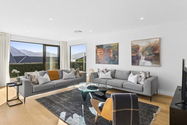 Photo of property in 9 Landsborough Lane, Wanaka, 9305