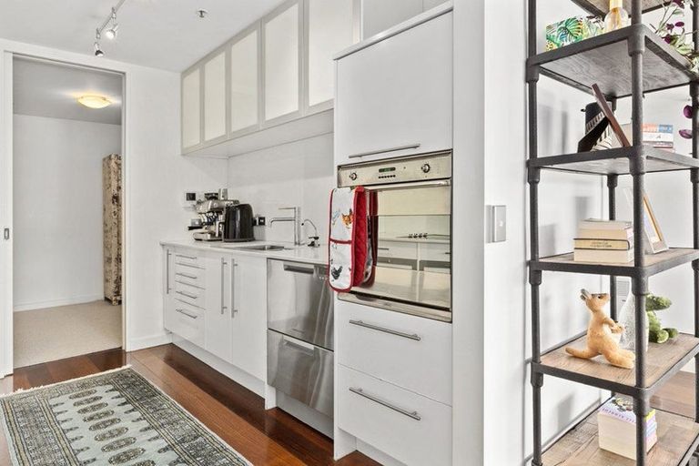 Photo of property in Aqua, 11/74 Oriental Parade, Oriental Bay, Wellington, 6011