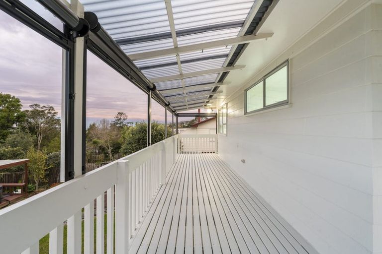 Photo of property in 92 Gallony Avenue, Massey, Auckland, 0614