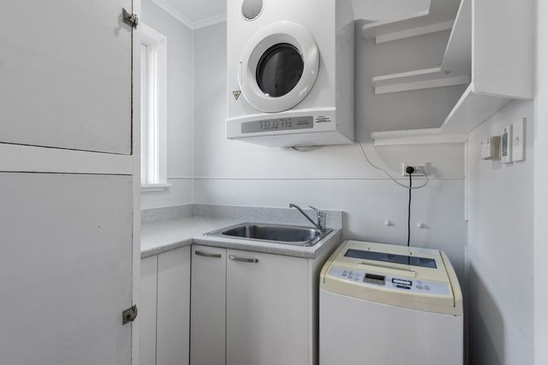 Photo of property in 100 Fraser Crescent, Elderslea, Upper Hutt, 5018