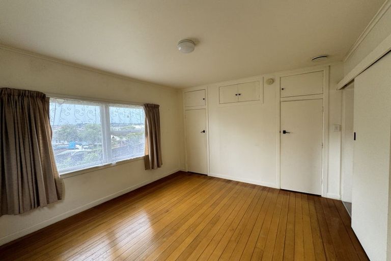 Photo of property in 1/1 Benders Avenue, Hillcrest, Auckland, 0627