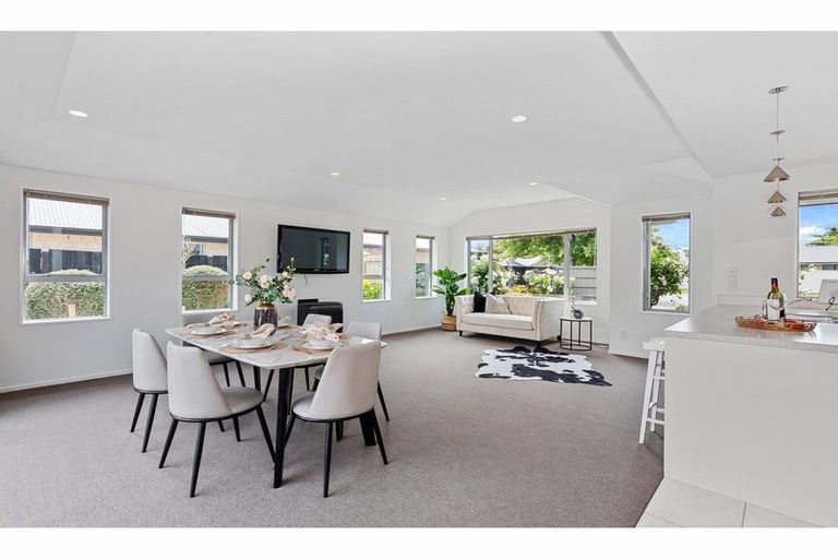 Photo of property in 7 Cairnbrae Drive, Prebbleton, 7604