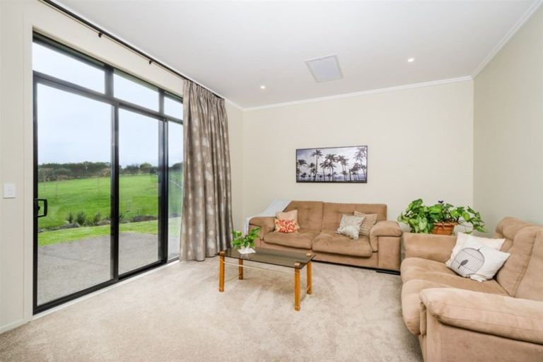Photo of property in 265 Old North Road, Kumeu, 0892