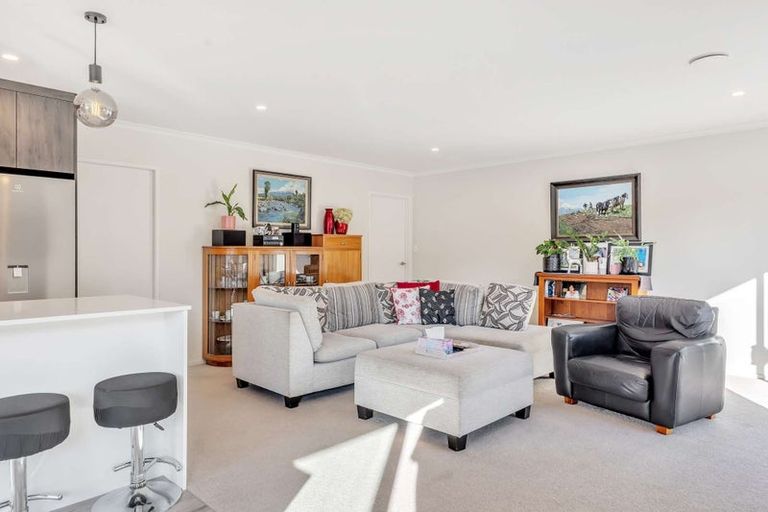 Photo of property in 12 Rehua Place, Waiwhakaiho, New Plymouth, 4312