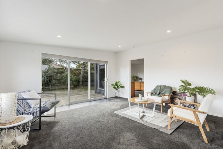 Photo of property in 26 Birdwood Avenue, Moturoa, New Plymouth, 4310