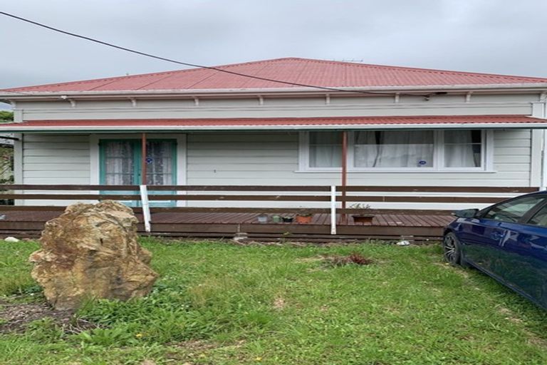 Photo of property in 18 Dunstan Street, Otaki, 5512