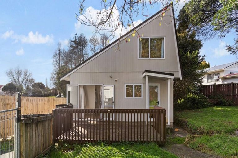 Photo of property in 52 Moncrieff Avenue, Clendon Park, Auckland, 2103