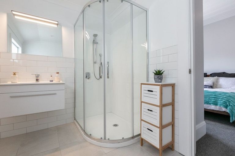 Photo of property in 1106 Caroline Road, Mayfair, Hastings, 4122