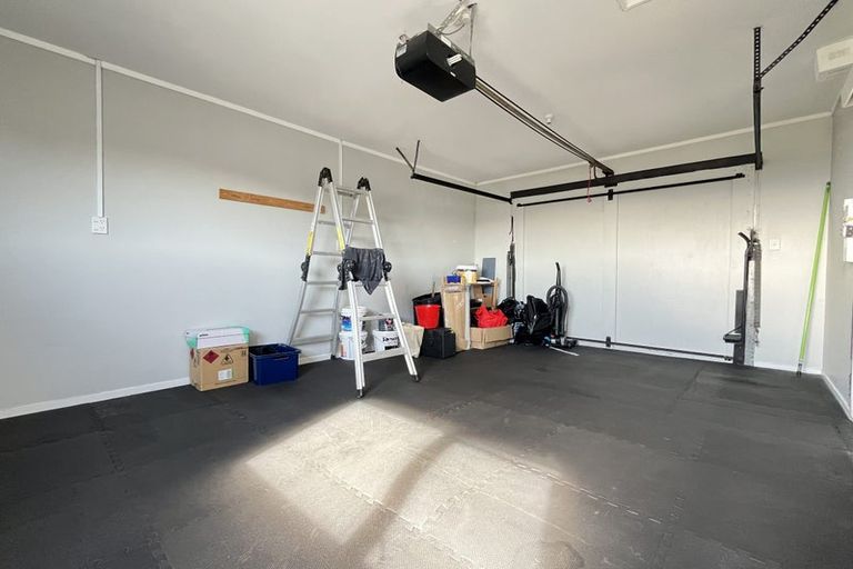 Photo of property in 8 Fillbridge Way, Karori, Wellington, 6012