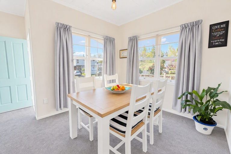 Photo of property in 5 Limbrick Street, Waipawa, 4210