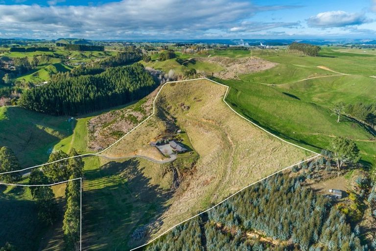 Photo of property in 201 Whangamata Road, Kinloch, Taupo, 3377