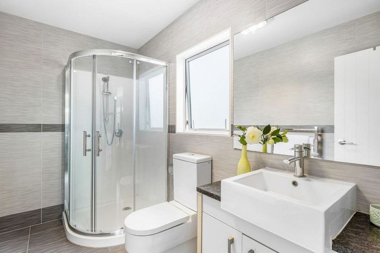 Photo of property in 8 Andy Crescent, Flat Bush, Auckland, 2016