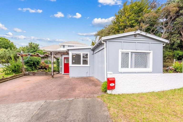 Photo of property in 6a Wharemauku Road, Raumati Beach, Paraparaumu, 5032