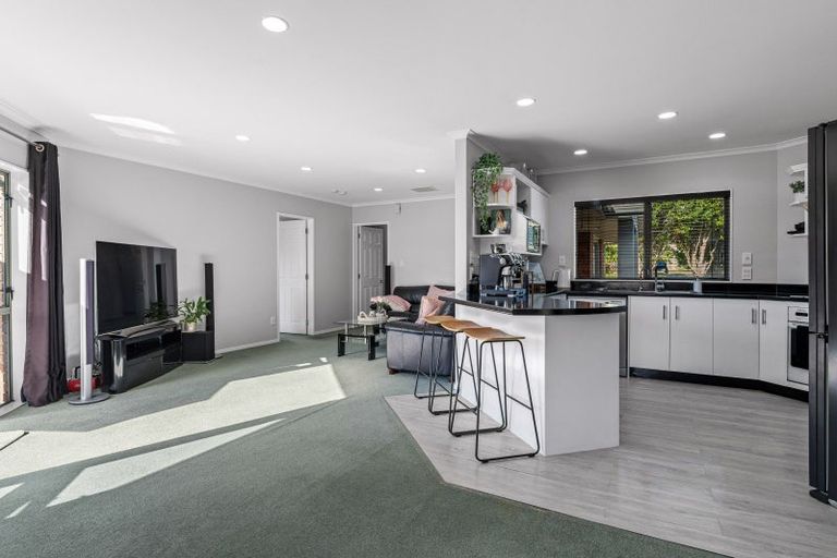 Photo of property in 8 Elmbridge Place, Owhata, Rotorua, 3010