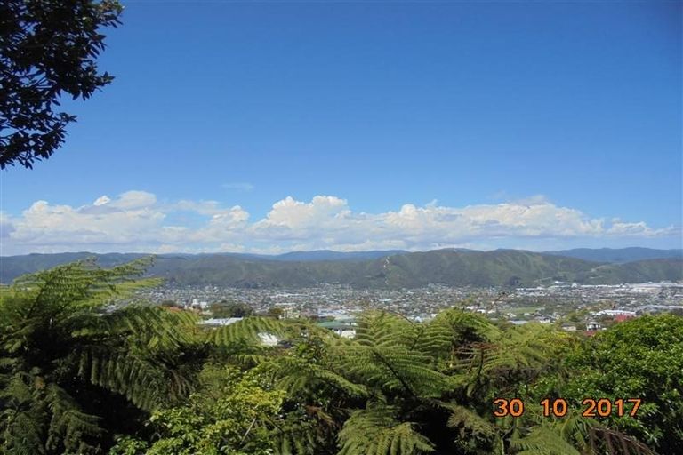 Photo of property in 10 Eastview Grove, Normandale, Lower Hutt, 5010
