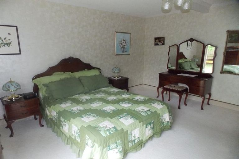 Photo of property in 4 Paradise Place, Milson, Palmerston North, 4414