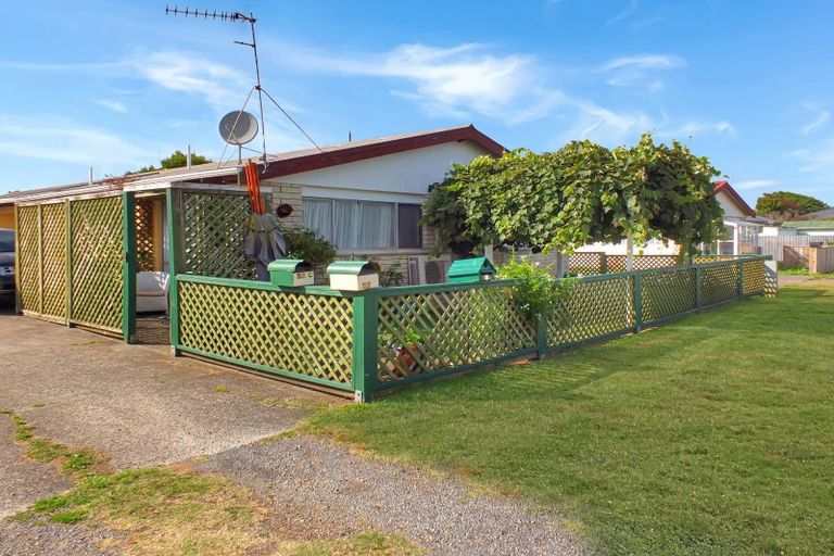 Photo of property in 52a Futter Street, Foxton, 4814