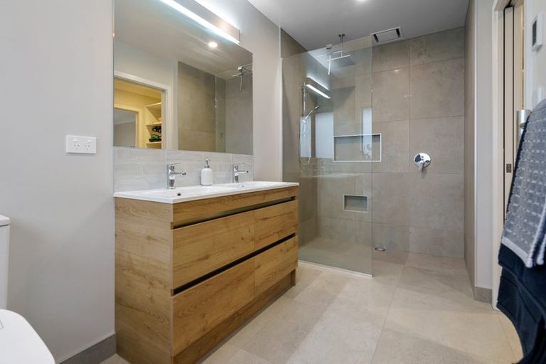 Photo of property in 32 Hugo Shaw Drive, Cambridge, 3434