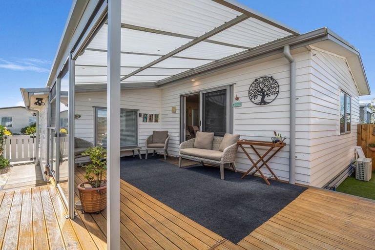 Photo of property in 11 Kamahi Crescent, Papamoa Beach, Papamoa, 3118