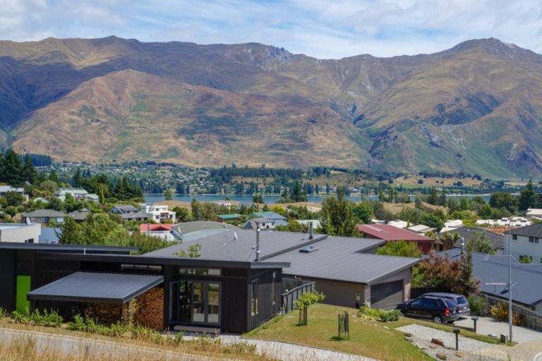 Photo of property in 7 Pearce Place, Wanaka, 9305