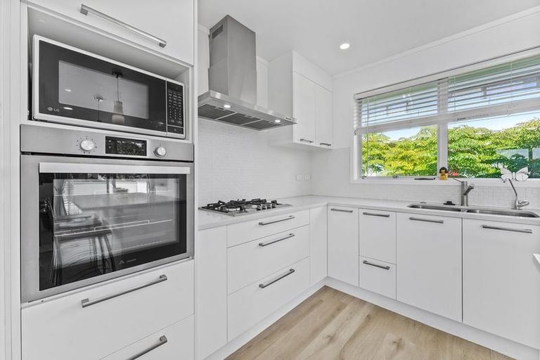 Photo of property in 662 Beach Road, Browns Bay, Auckland, 0630