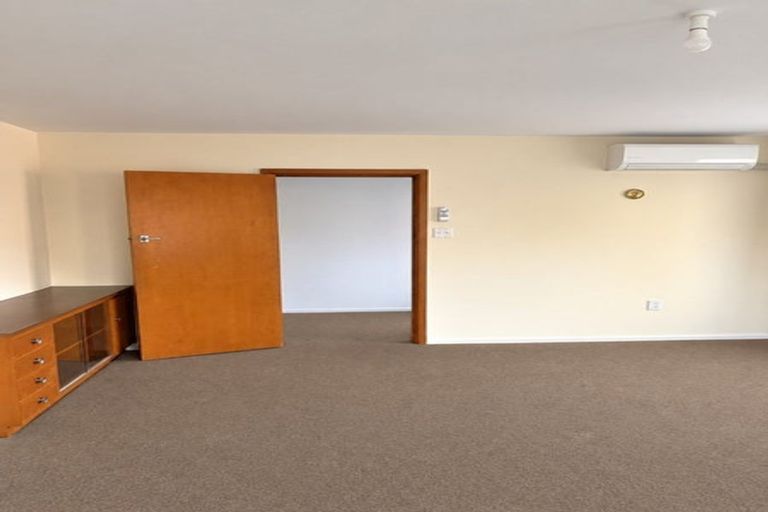 Photo of property in 8 Lochee Road, Upper Riccarton, Christchurch, 8041