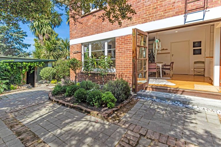 Photo of property in 75 Kahu Road, Fendalton, Christchurch, 8041