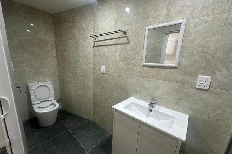 Photo of property in 15a Kiernan Place, Kelston, Auckland, 0602