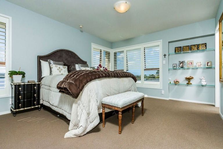 Photo of property in 2b/6 The Promenade, Takapuna, Auckland, 0622