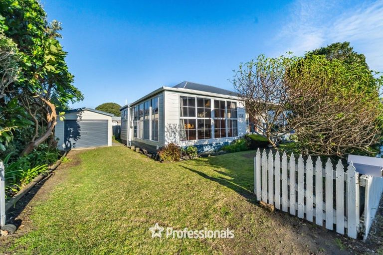 Photo of property in 124 Tutere Street, Waikanae Beach, Waikanae, 5036