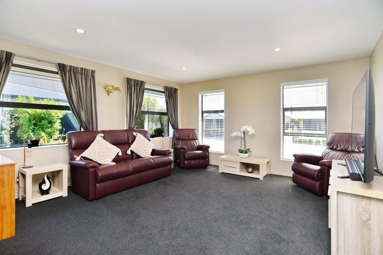 Photo of property in 16 Beech Drive, Rangiora, 7400