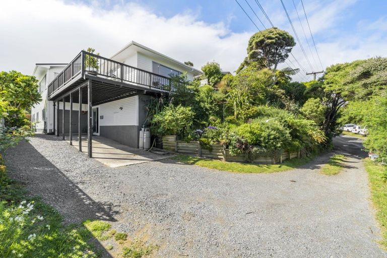 Photo of property in 86 Muri Road, Pukerua Bay, 5026