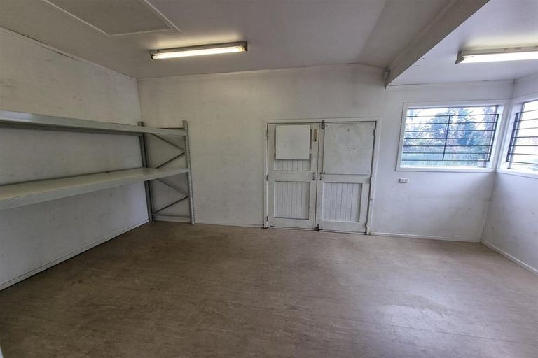 Photo of property in 61 Rimu Street, New Lynn, Auckland, 0600