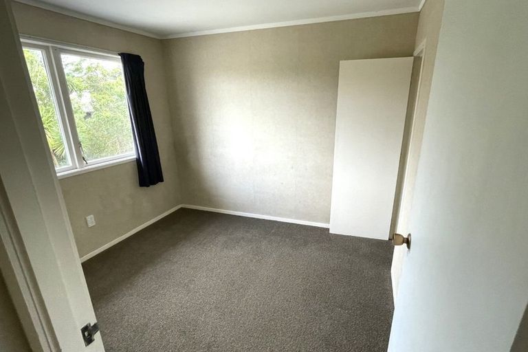 Photo of property in 41 Vina Place, Massey, Auckland, 0614